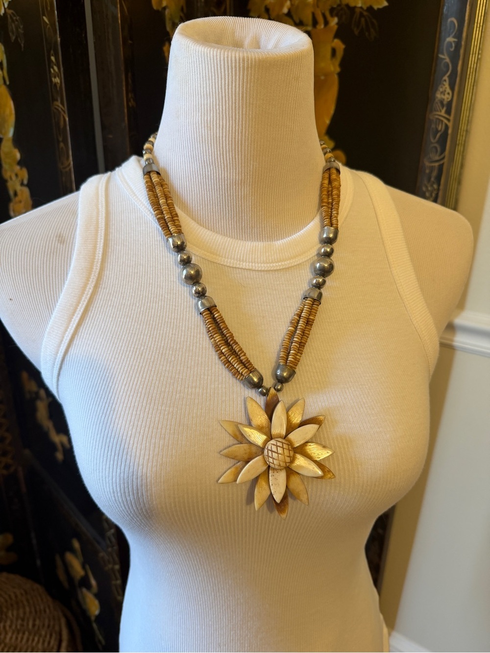 Vintage Statement Sunflower Pendant Necklace with Wooden Beads - Women Jewelry